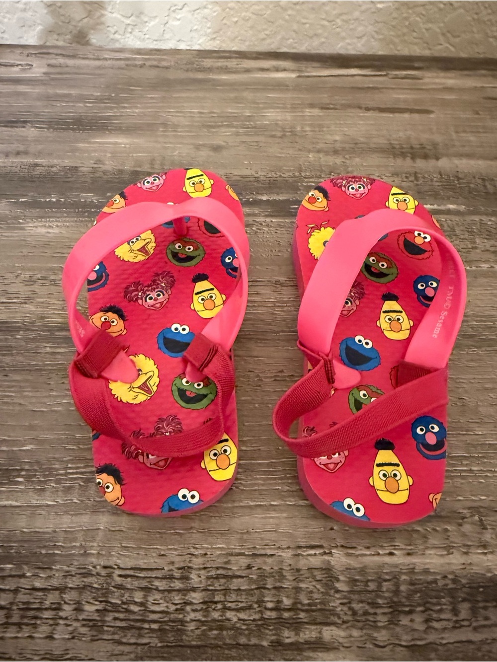 Size 5.5 Baby Pink Sesame Street Character Flip Flop Sandals